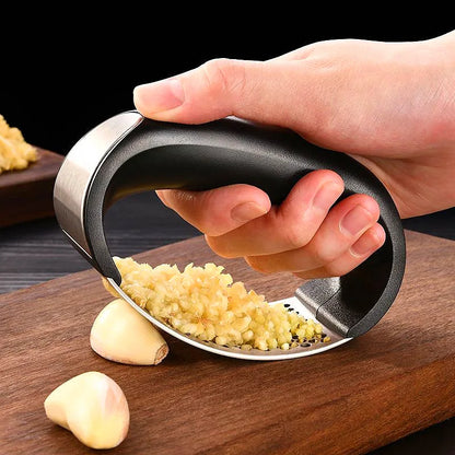 Premium Stainless Steel Garlic Mincer & Crusher | Effortless Culinary Garlic Preparation Tool