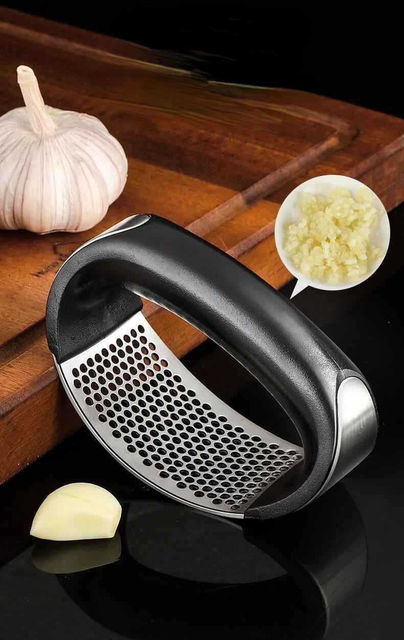 Premium Stainless Steel Garlic Mincer & Crusher | Effortless Culinary Garlic Preparation Tool