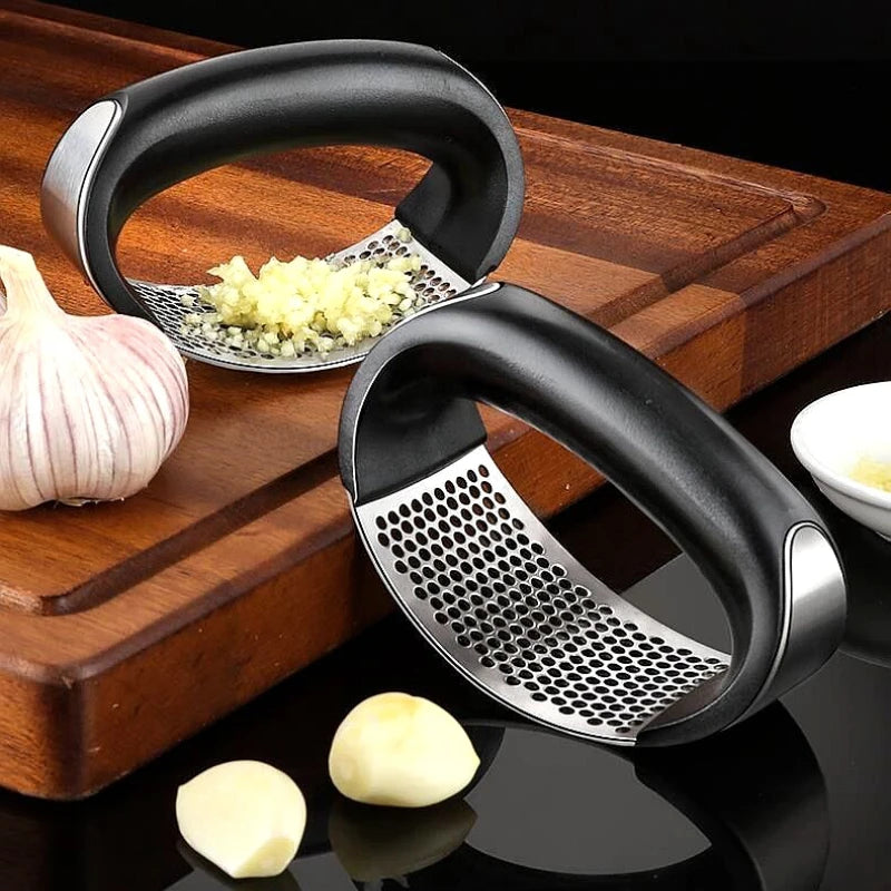 Premium Stainless Steel Garlic Mincer & Crusher | Effortless Culinary Garlic Preparation Tool