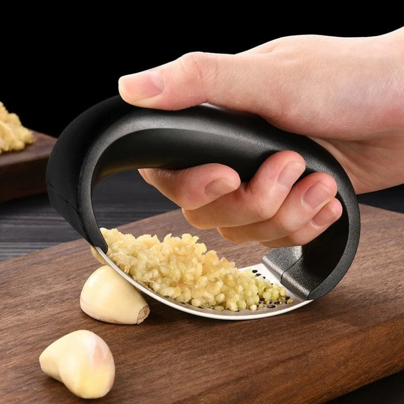 Premium Stainless Steel Garlic Mincer & Crusher | Effortless Culinary Garlic Preparation Tool